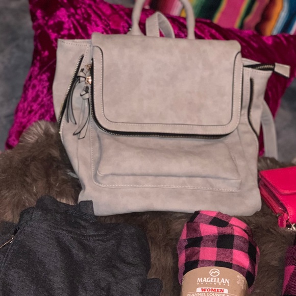 Grey Backpack - Picture 4 of 5